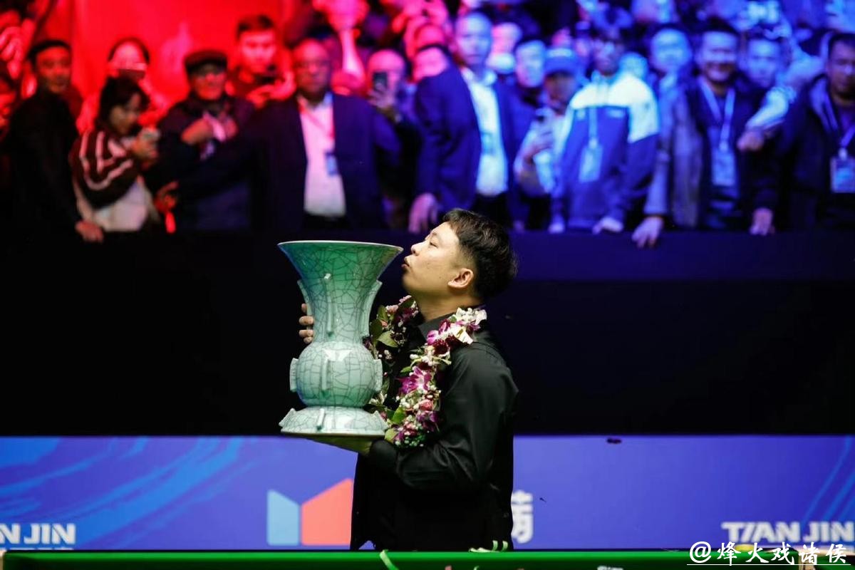 斯诺克武汉公开赛 张安达5-4险胜希尔晋级八强 斯诺克武汉公开赛 张安达5-4险胜希尔晋级八强