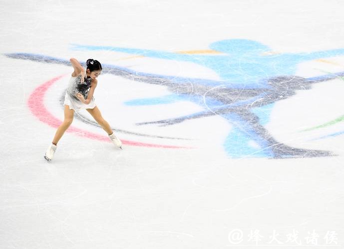 《17岁小将冰刀擦边惊魂一刻!米兰冬奥预赛上演绝地求生》 《17岁小将冰刀擦边惊魂一刻!米兰冬奥预赛上演绝地求生》