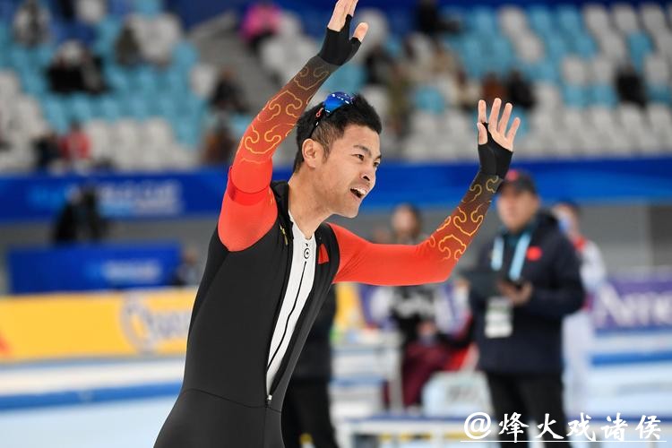 速滑世界杯因策尔站：宁忠岩1500米比赛摘银