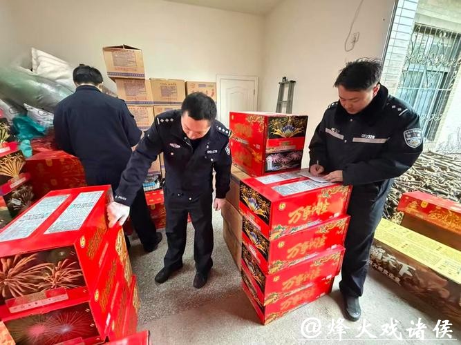 深夜跨省运输，藏于车库、小木屋，金山警方查处10起涉烟花爆竹类违法犯罪案