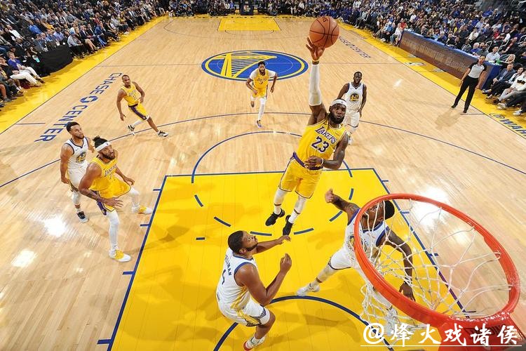 库里16分布朗尼5中1 勇士大胜湖人季前赛5连胜 库里16分布朗尼5中1 勇士大胜湖人季前赛5连胜