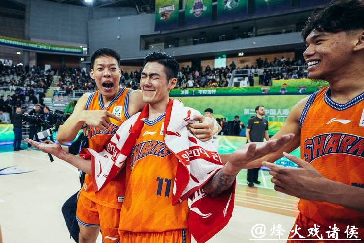 铭记场面 | 上海男篮114-94击败山西男篮，成功卫冕CBA俱乐部杯
